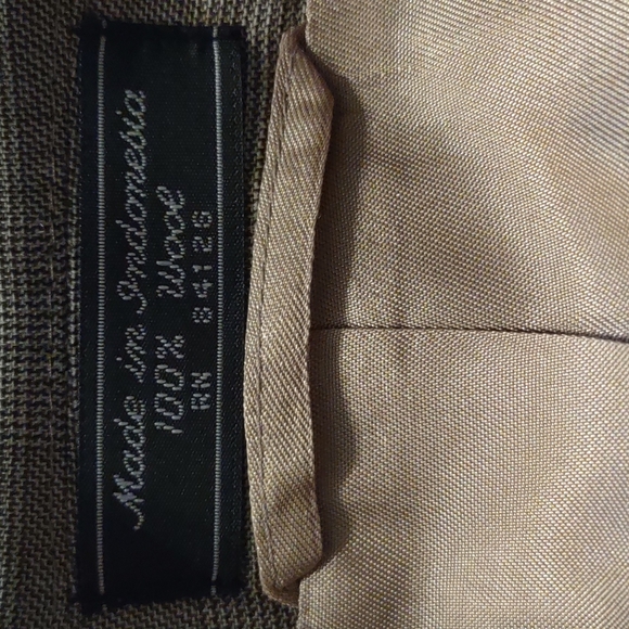 Bill Blass Menswear Tan Suit Jacket And Pants - Picture 4 of 9